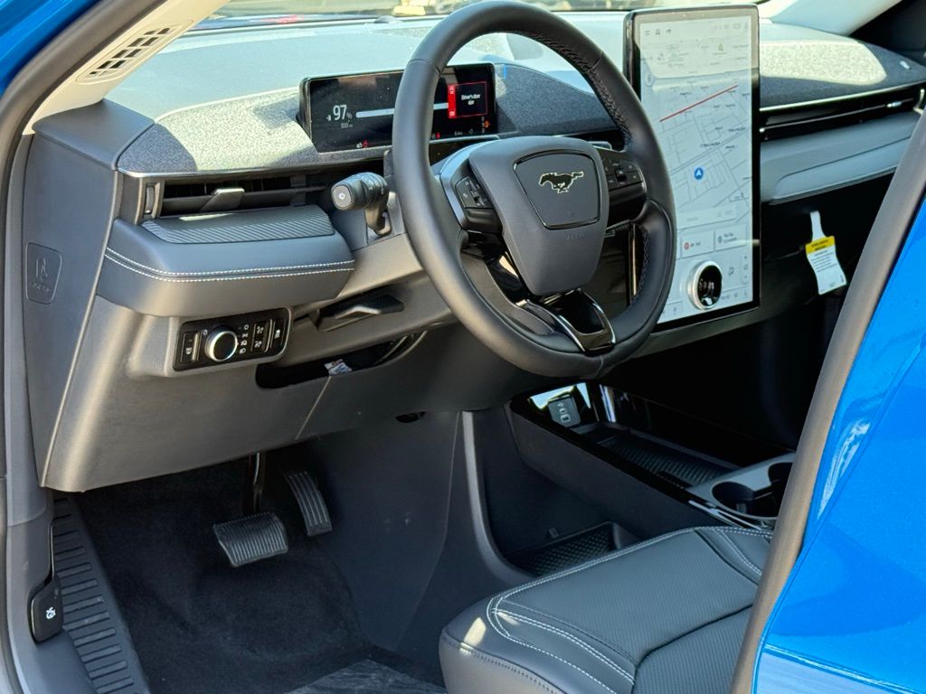 2025 Ford Mustang Mach-E Premium photo 7