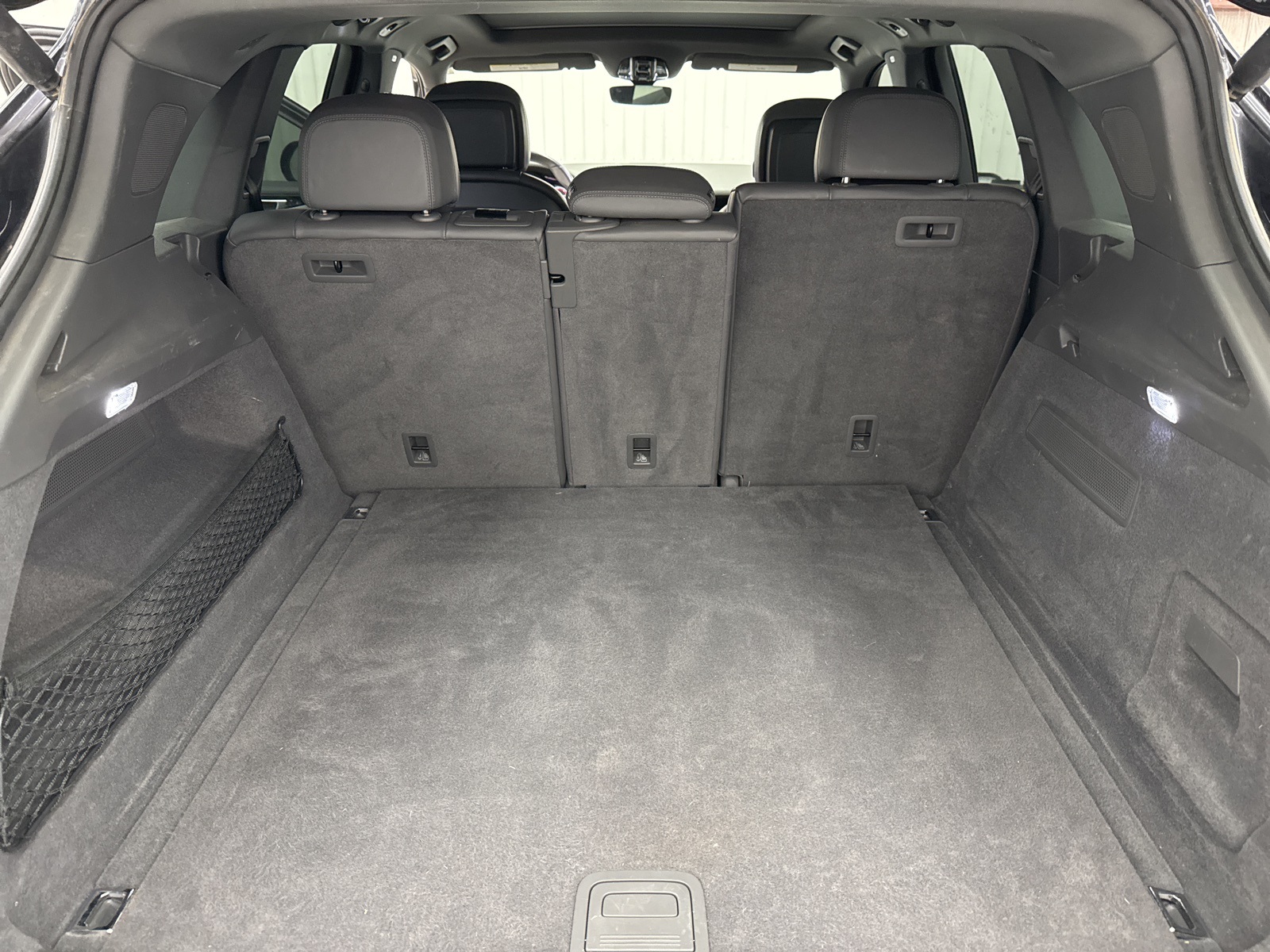 2020 Porsche Cayenne Base photo 18