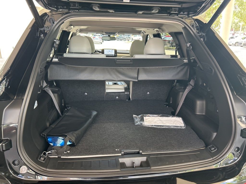 2025 Mitsubishi Outlander PHEV SEL Platinum photo 39