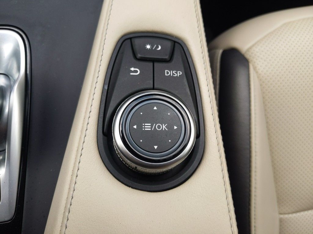 2022 Infiniti QX50 Luxe photo 21