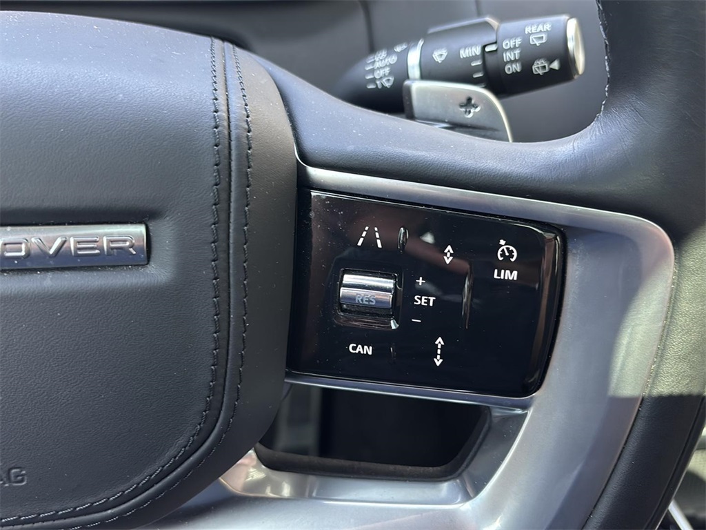 2023 Land Rover Range Rover SE photo 17