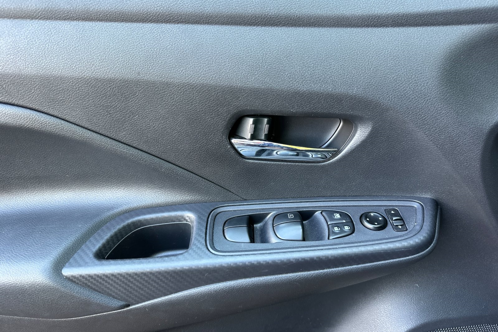 2023 Nissan Versa 1.6 SV photo 11