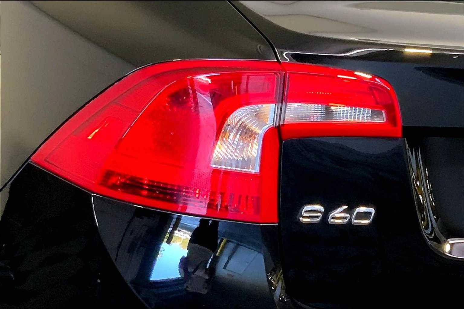2015 Volvo S60 T5 Drive-E photo 26