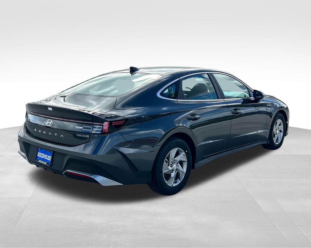 2025 Hyundai Sonata SE photo 5