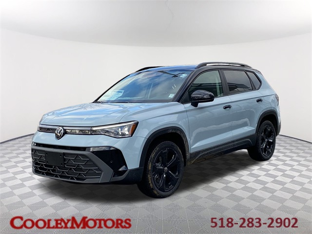 2026 Volkswagen Taos SE Black's photo