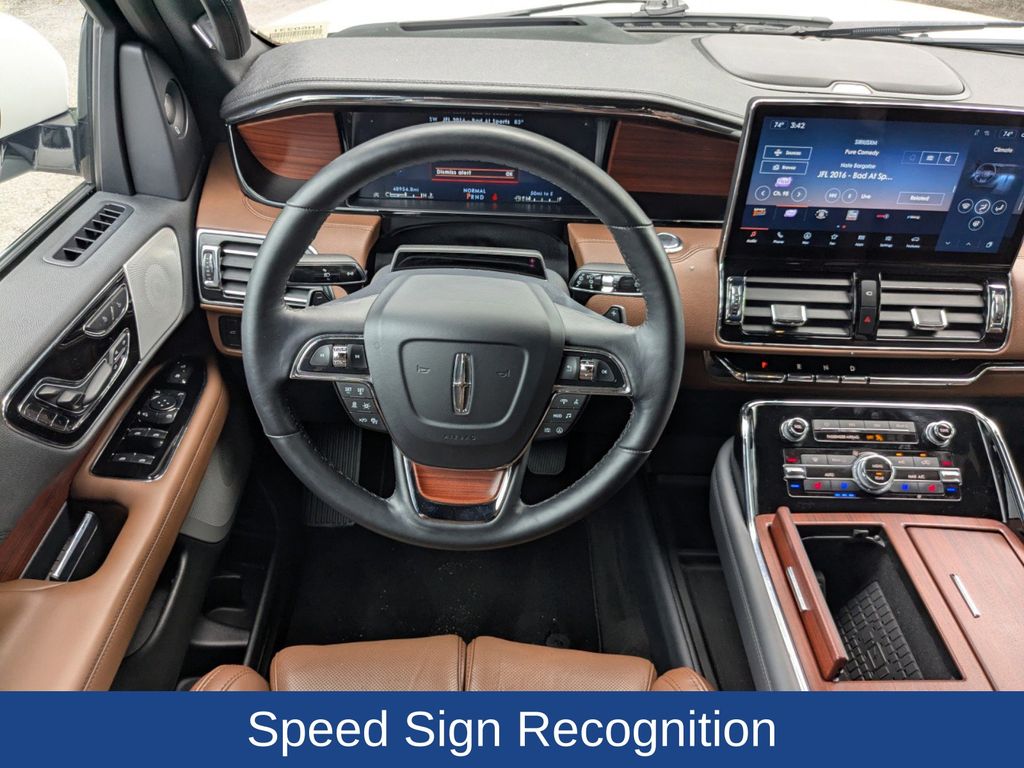 2023 Lincoln Navigator L Reserve photo 18