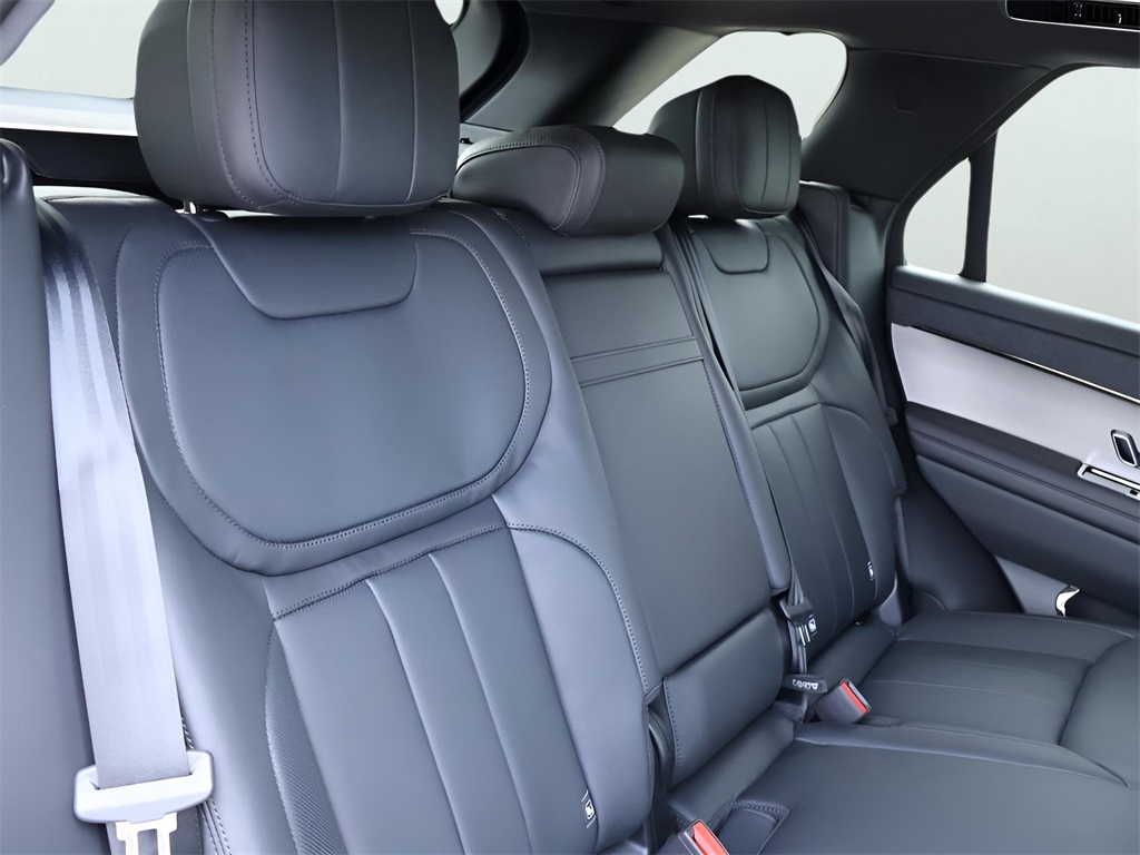 2025 Land Rover Range Rover Sport SE photo 12