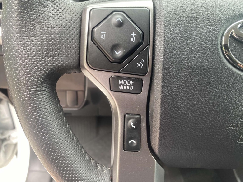 2022 Toyota Tacoma SR5 photo 26
