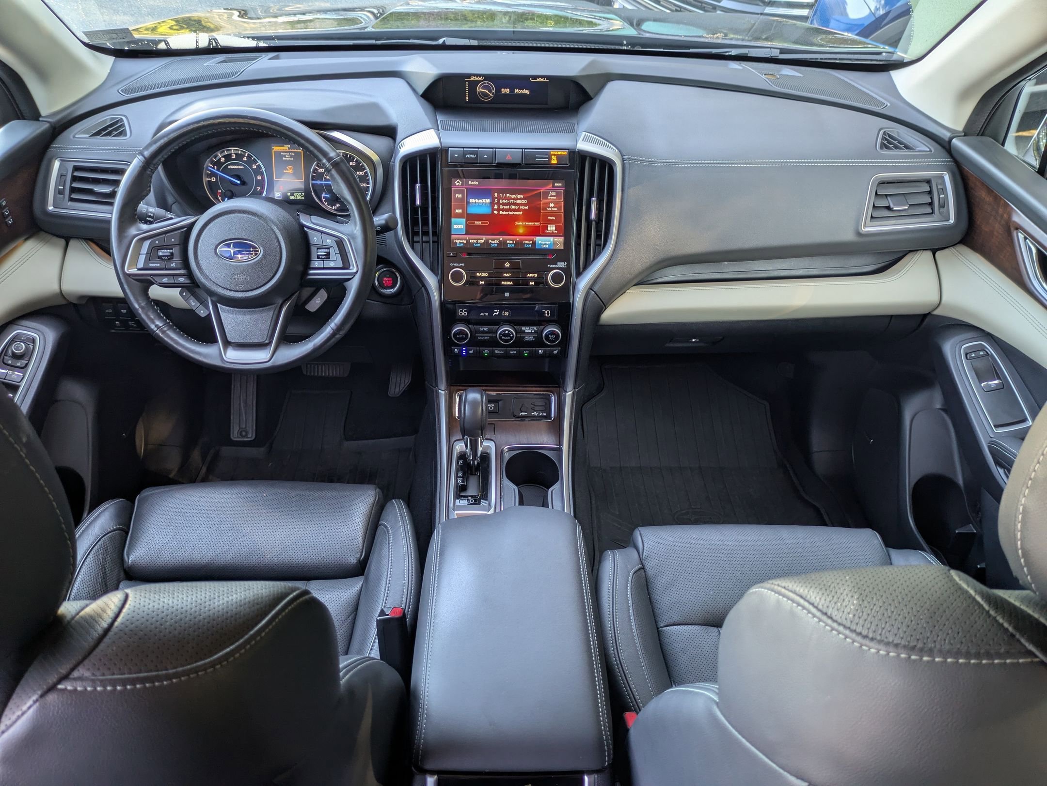 2022 Subaru Ascent Touring photo 11