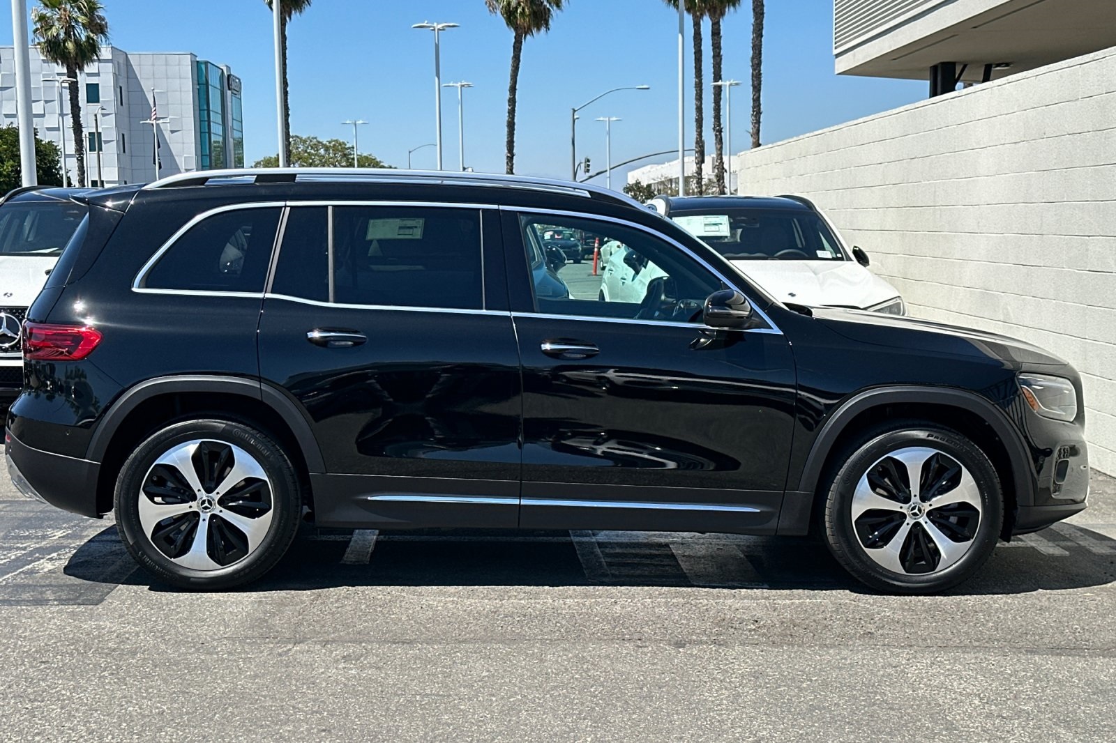 2025 Mercedes Benz GLB 250 photo 4
