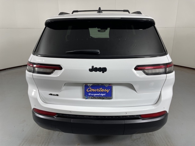 2023 Jeep Grand Cherokee Laredo Altitude photo 7