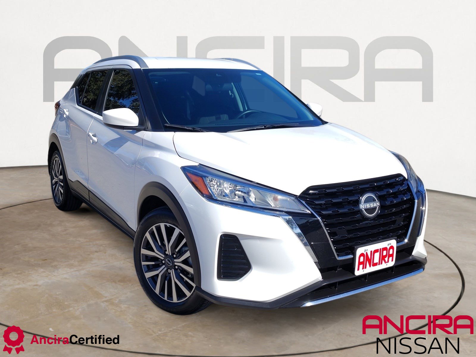 2023 Nissan Kicks SV's photo