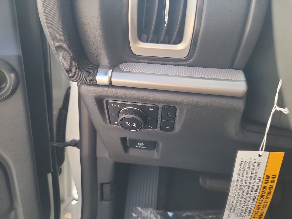 2025 Ford Expedition photo 17
