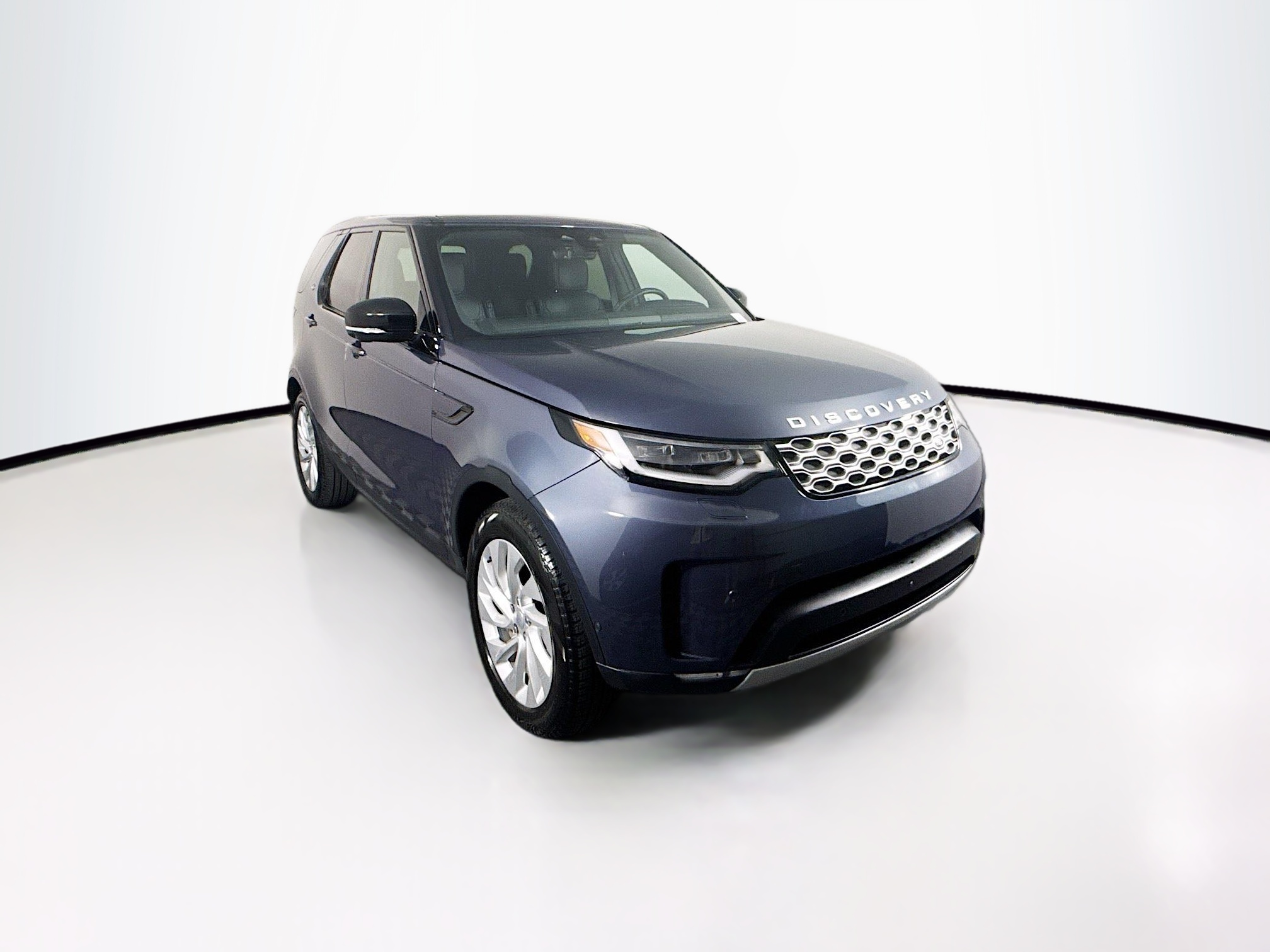 2025 Land Rover Discovery S photo 3