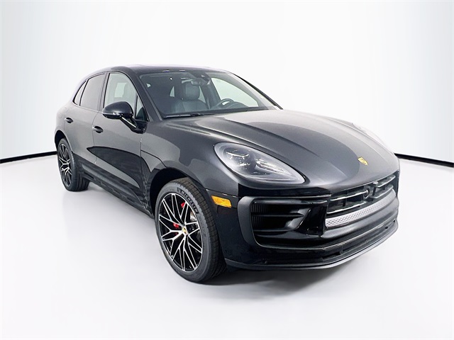 2025 Porsche Macan S photo 7