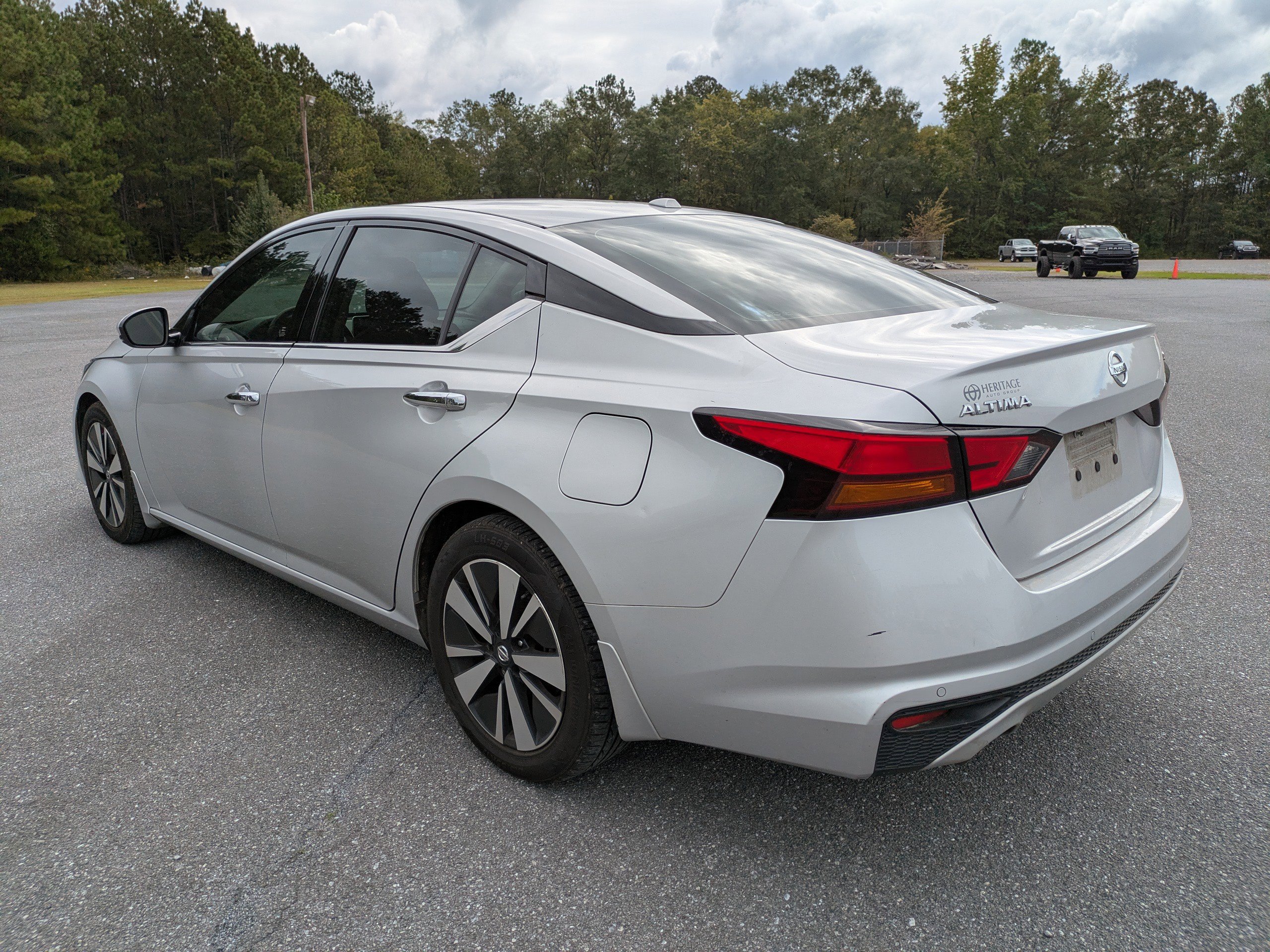2019 Nissan Altima 2.5 SV photo 3