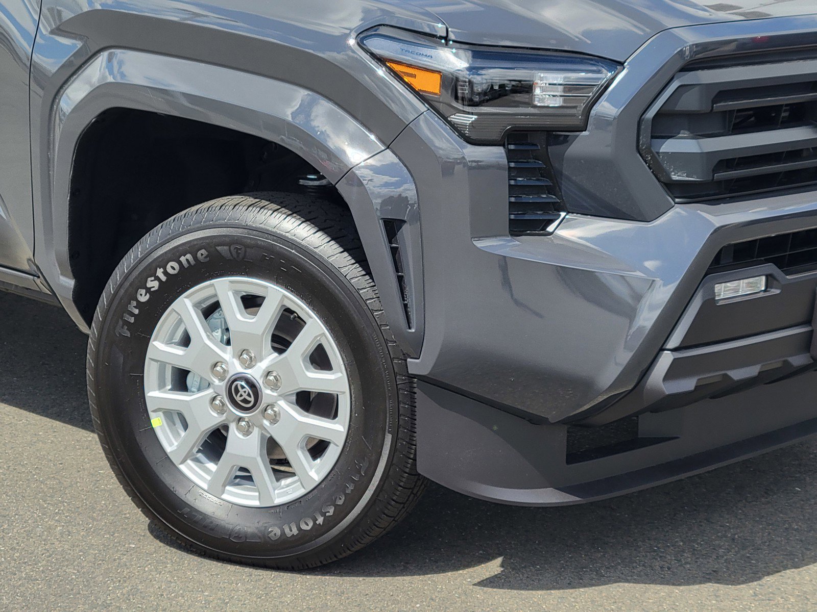 2025 Toyota Tacoma SR5 Double Cab photo 3