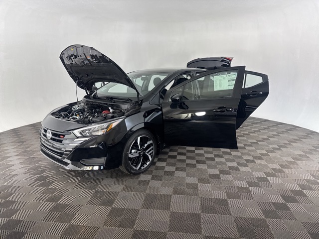 2025 Nissan Versa 1.6 SR photo 16