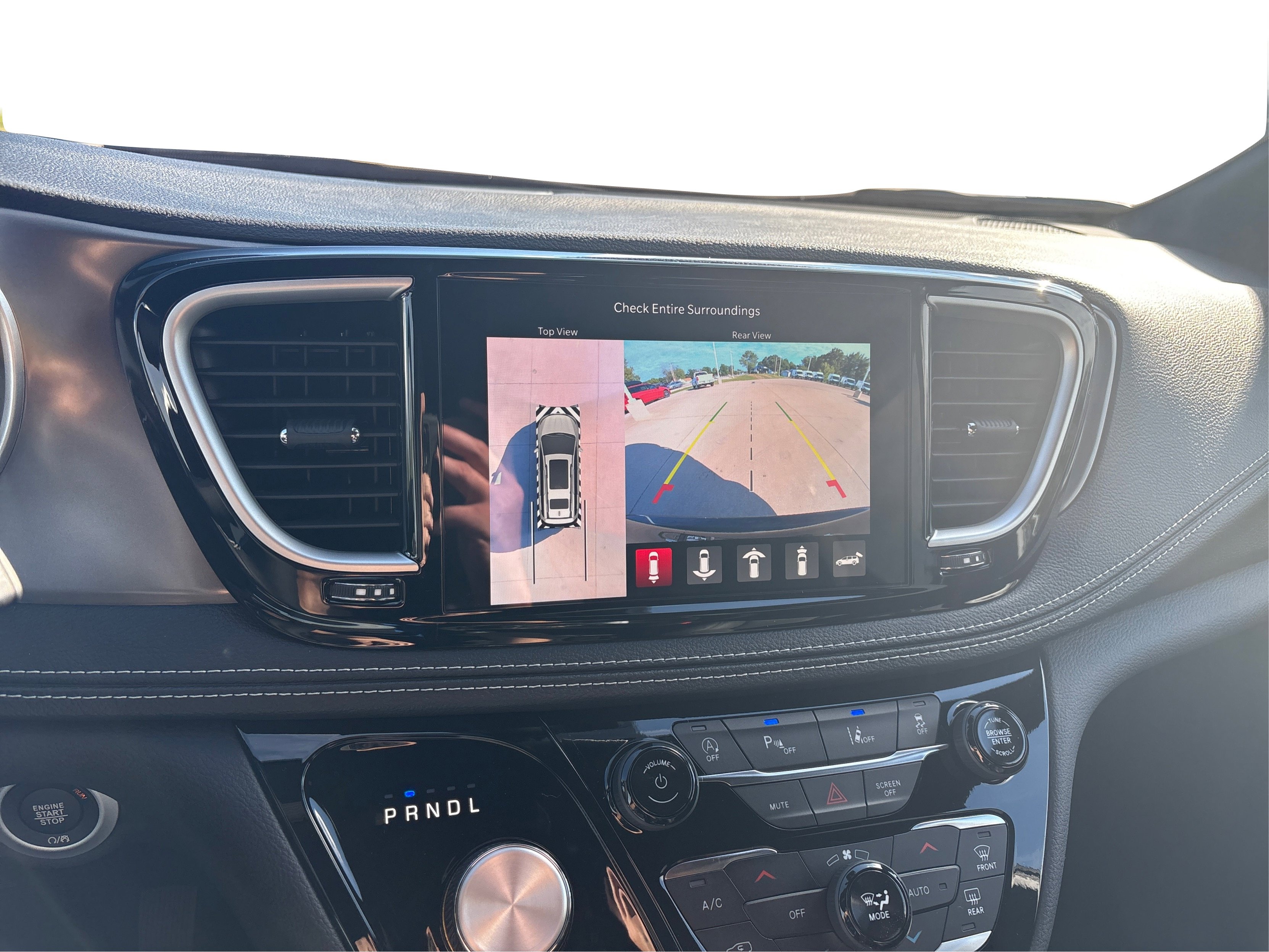 2026 Chrysler Pacifica photo 23