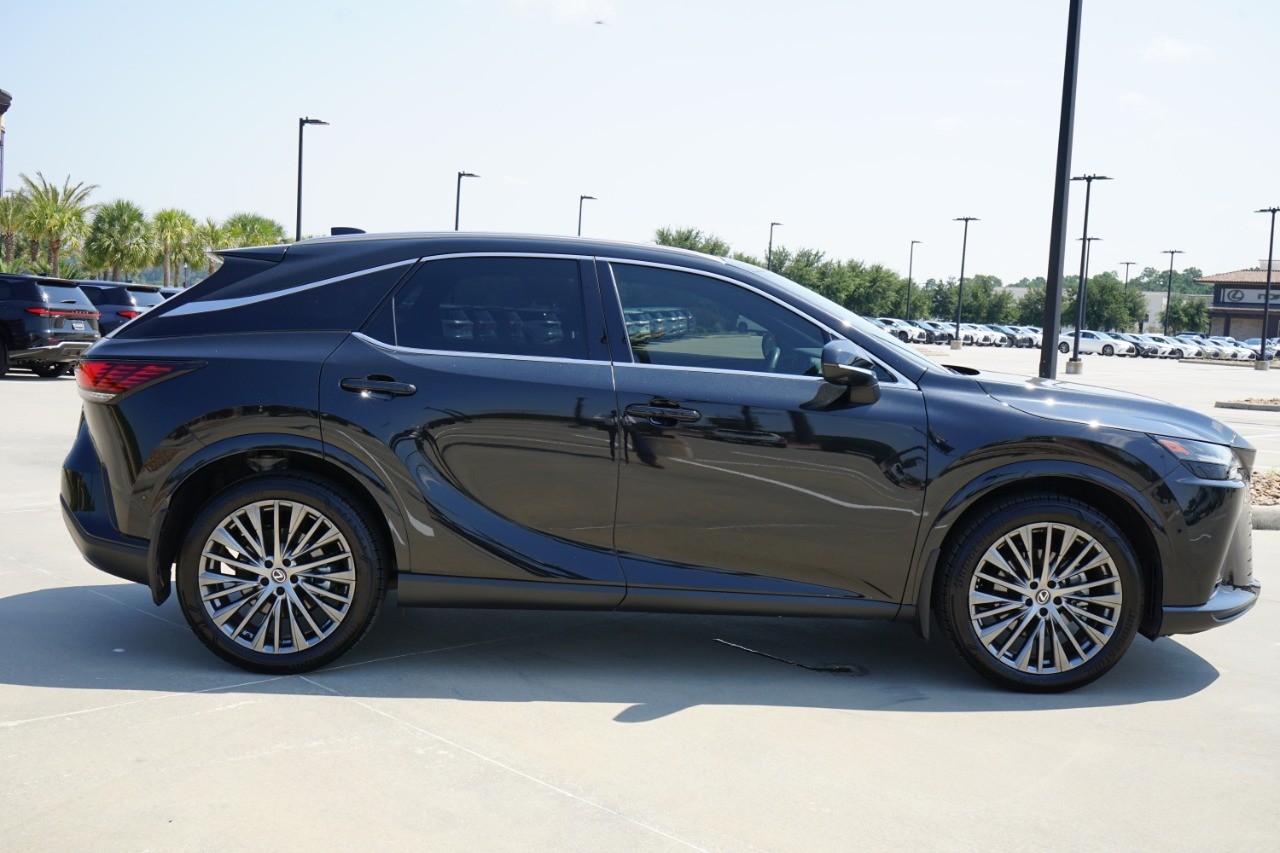 2023 Lexus RX 350h Luxury photo 2
