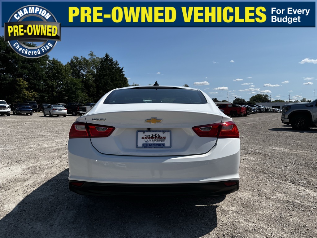 2021 Chevrolet Malibu LS photo 4