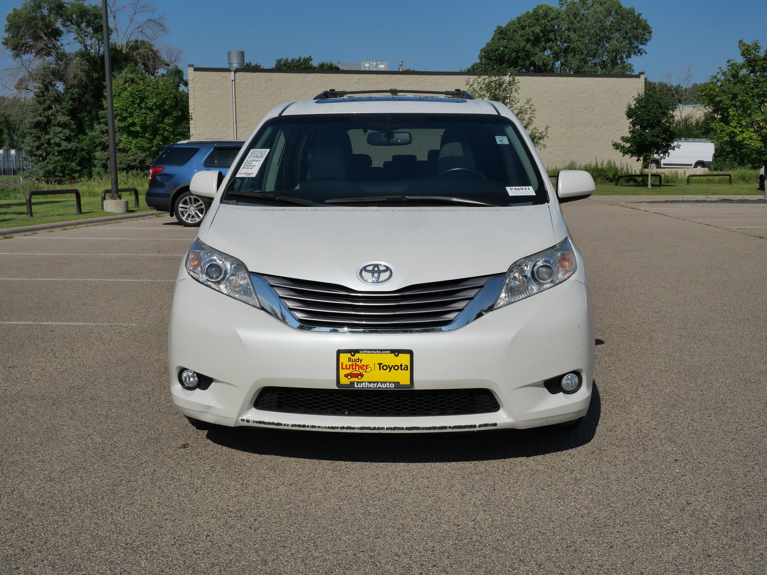 Used 2015 Toyota Sienna XLE with VIN 5TDDK3DC8FS097469 for sale in Golden Valley, Minnesota