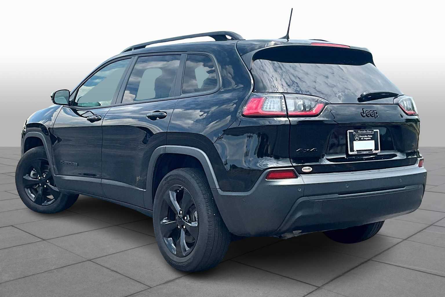 2023 Jeep Cherokee Altitude Lux photo 7