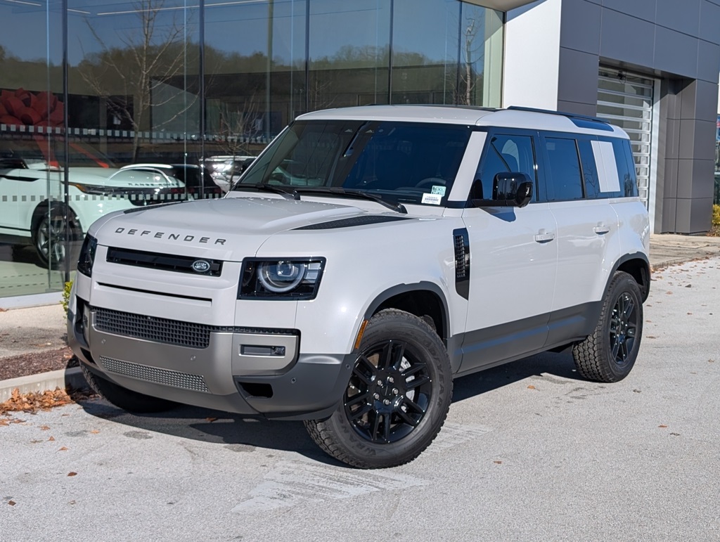 2026 Land Rover Defender S's photo