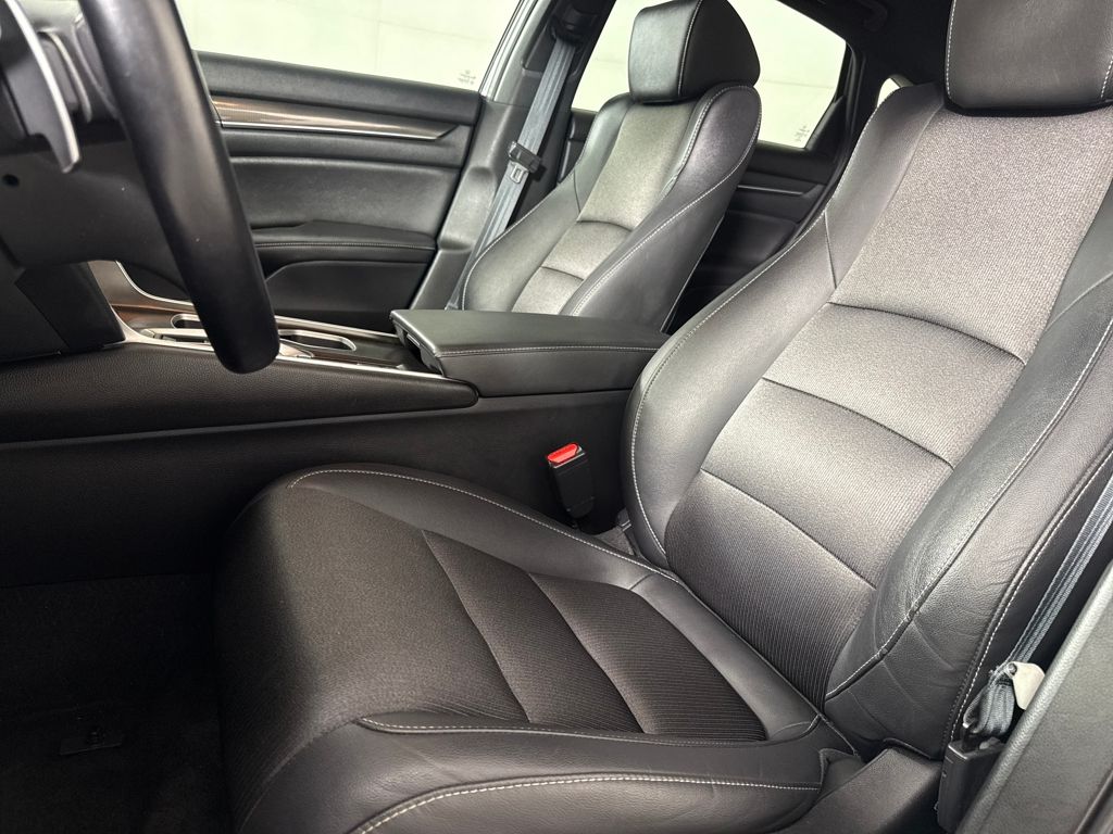 2020 Honda Accord Sport 2.0T photo 9