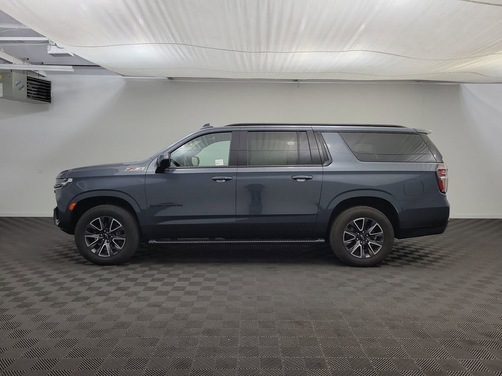 2021 Chevrolet Suburban 1500 Z71 photo 2