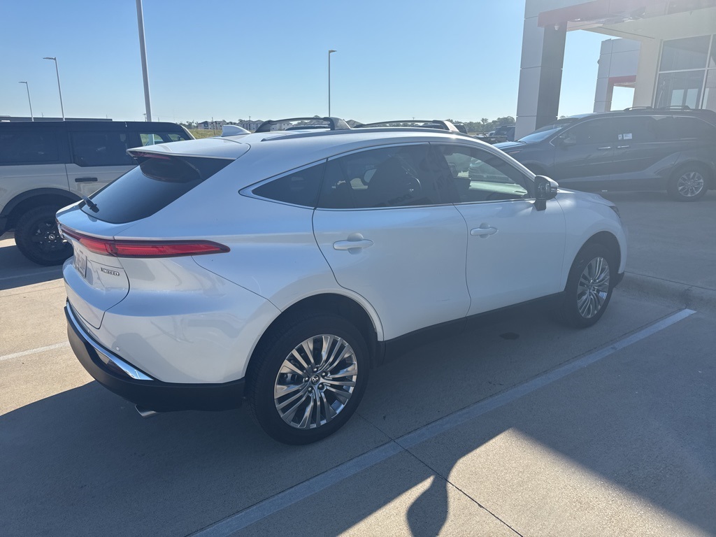 2023 Toyota Venza Limited photo 3