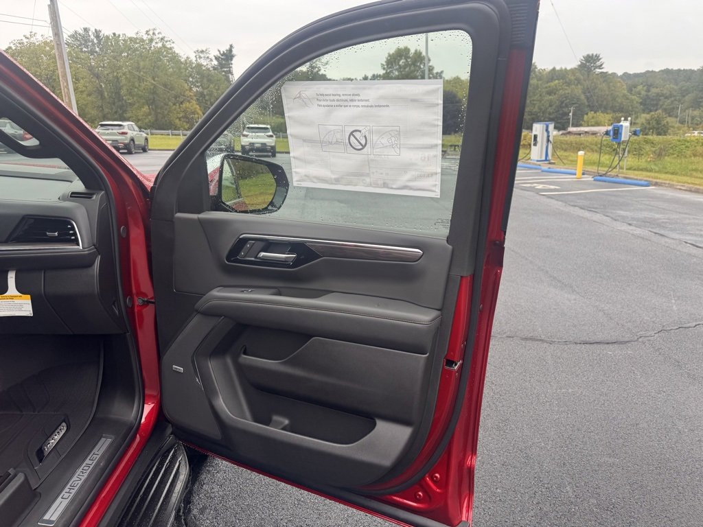 2026 Chevrolet Suburban Premier photo 29