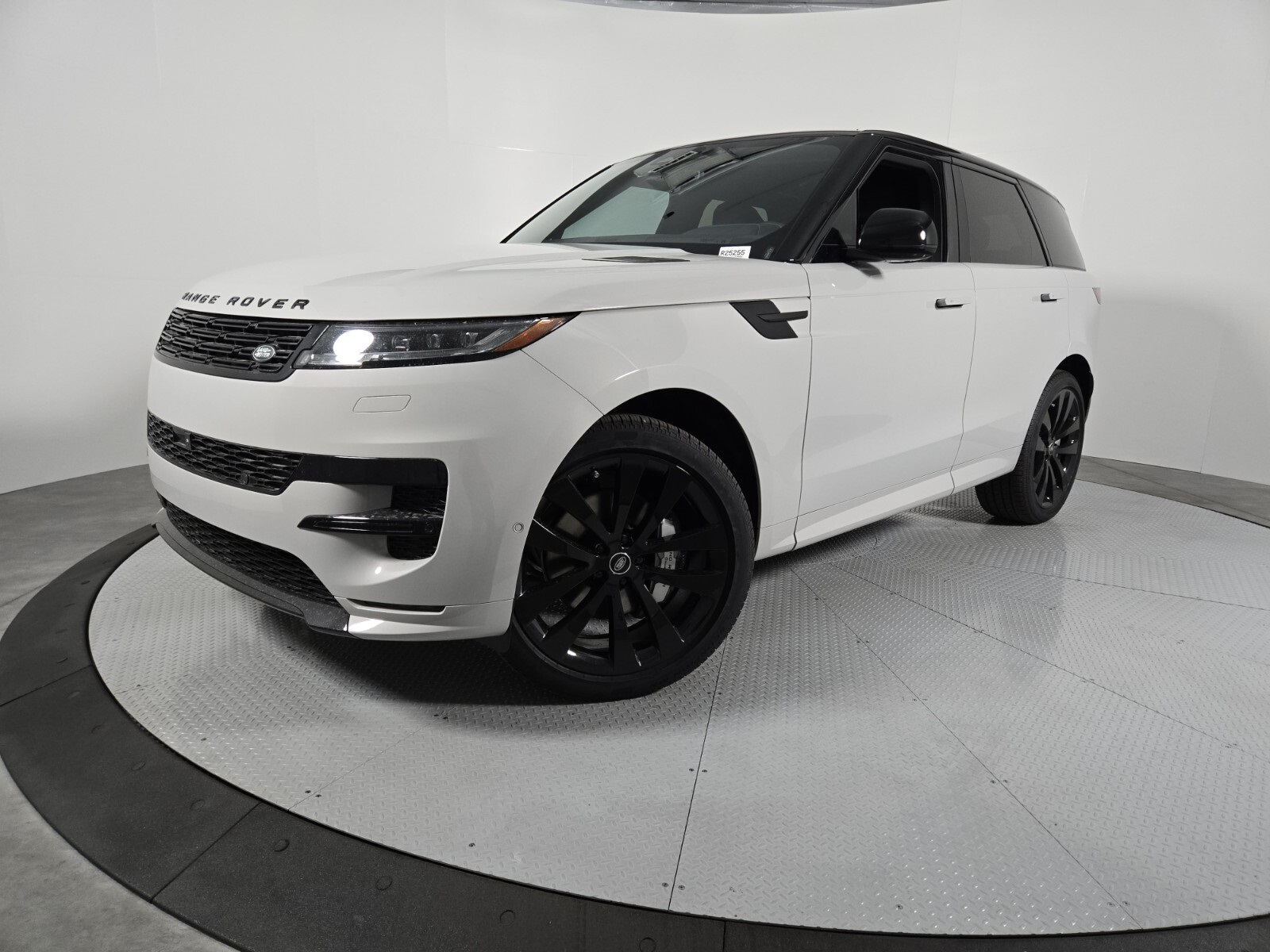 2025 Land Rover Range Rover Sport SE photo 28