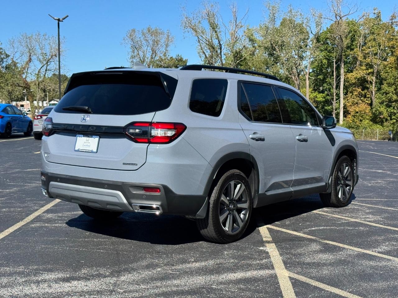 2025 Honda Pilot Touring photo 2