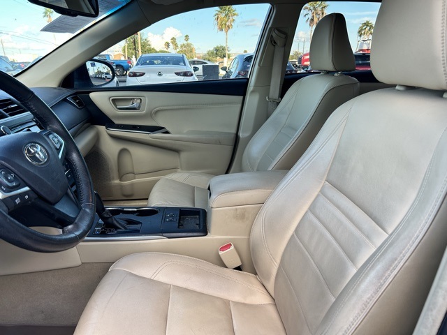2017 Toyota Camry XLE photo 10