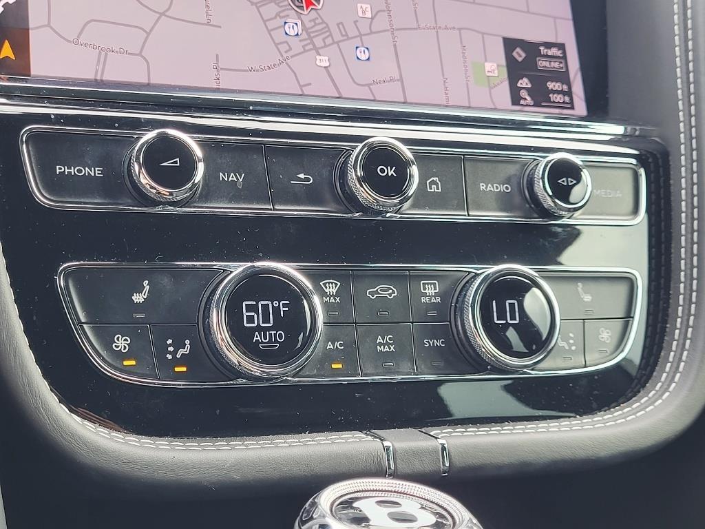 2021 Bentley Bentayga V8 photo 13