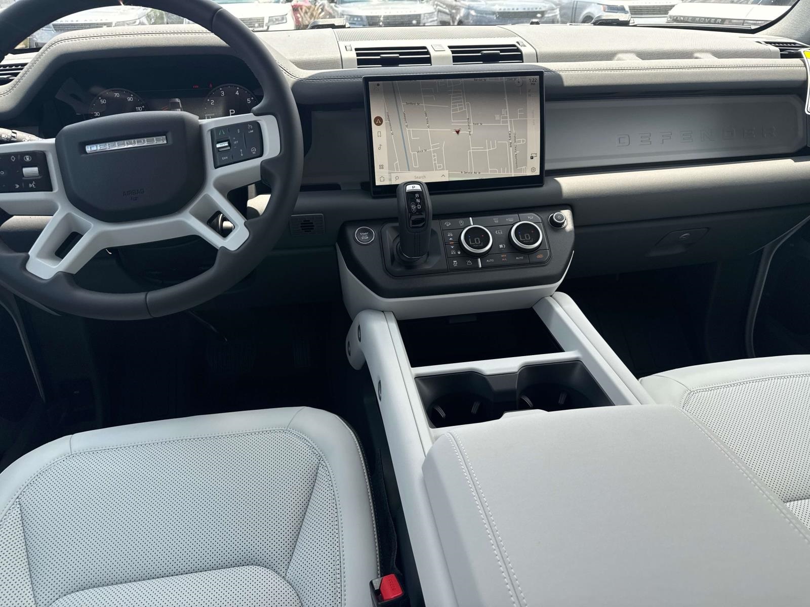2025 Land Rover Defender 110 S photo 9