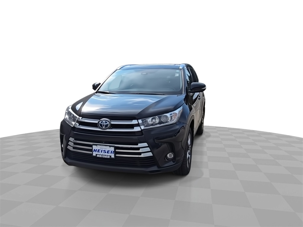 2019 Toyota Highlander Hybrid Limited Platinum photo 3
