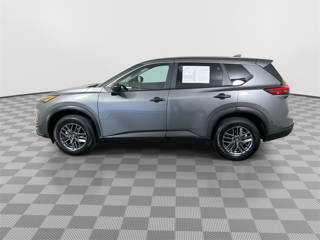 2024 Nissan Rogue S photo 2