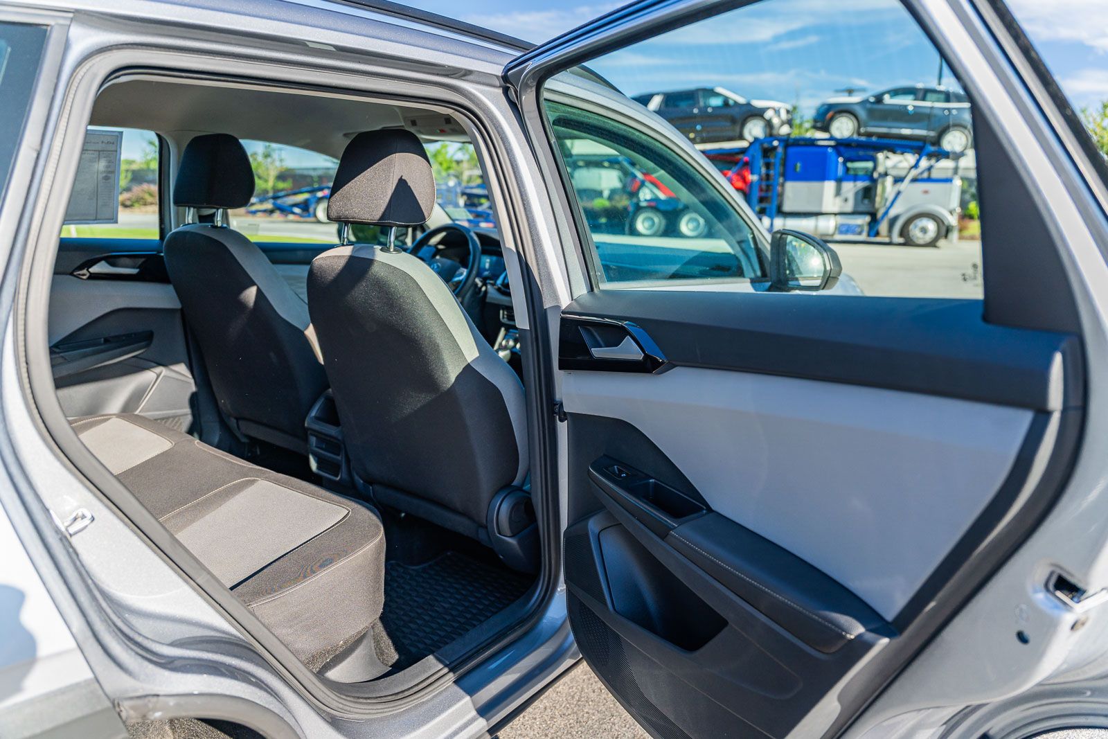 2024 Volkswagen Taos S photo 8