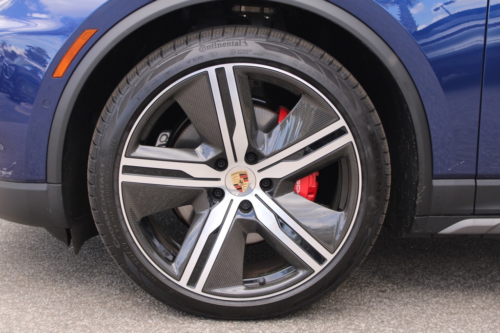 2025 Porsche Macan Electric photo 12