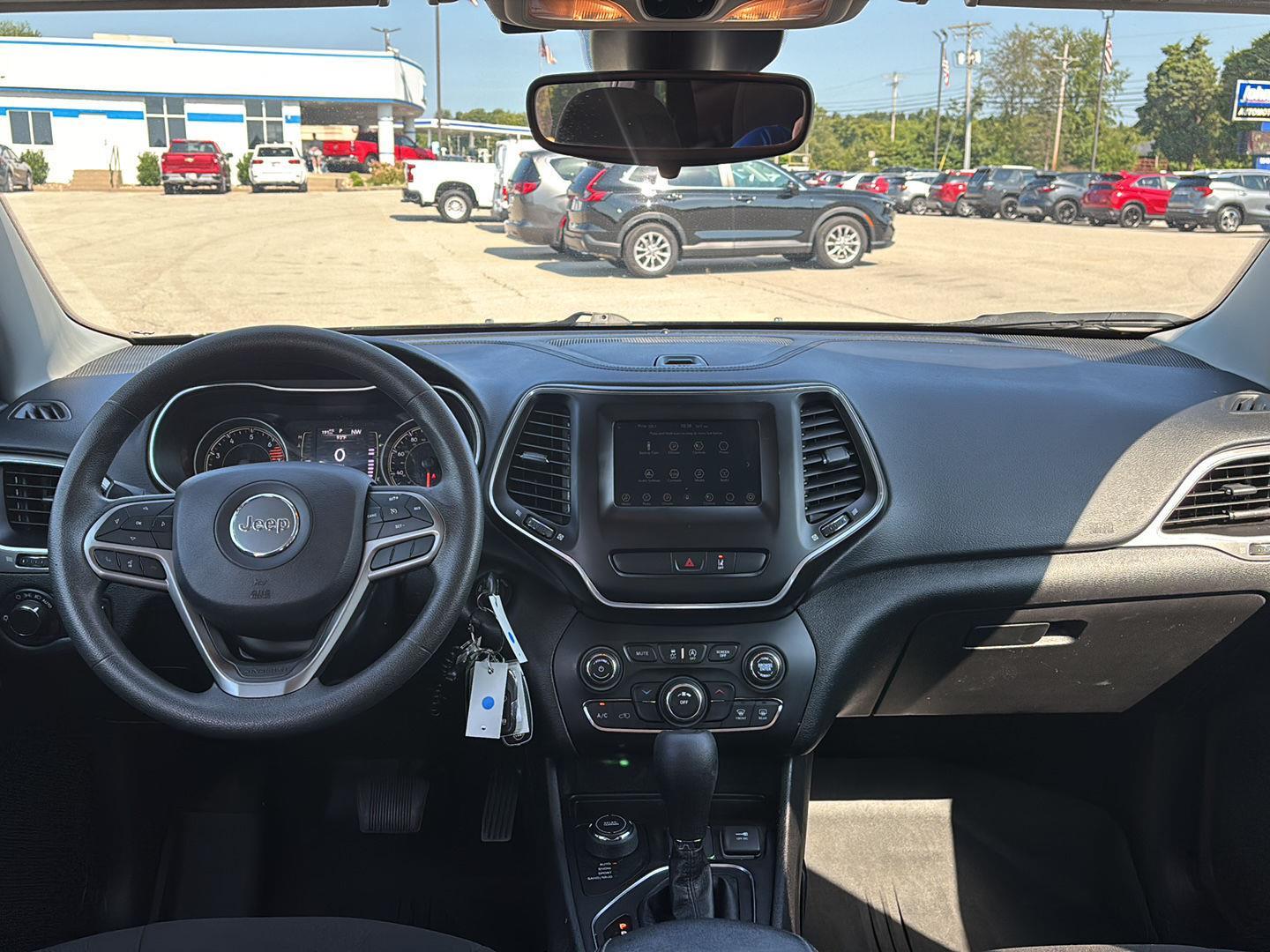 2021 Jeep Cherokee Latitude photo 2