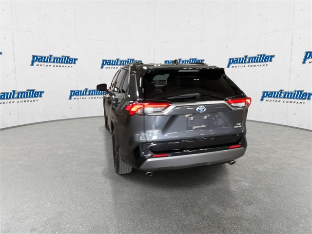 2019 Toyota RAV4 Hybrid XSE photo 10