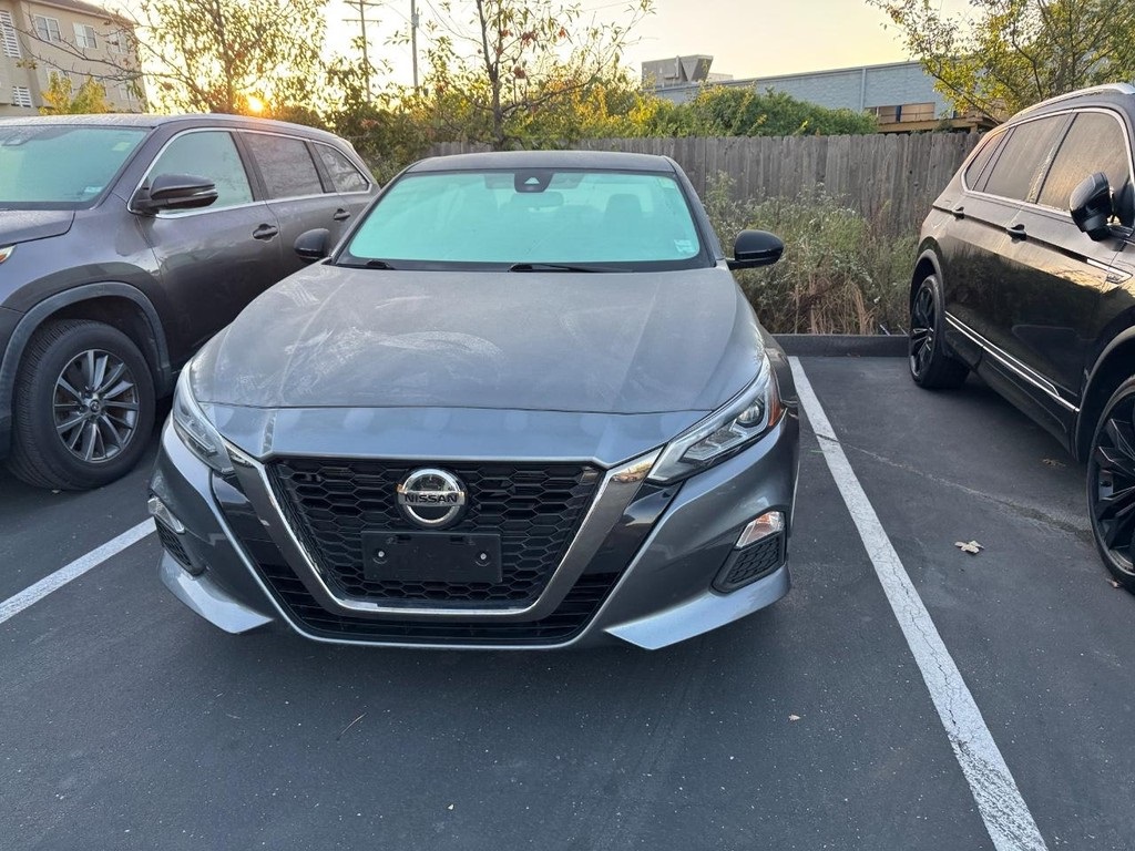 2022 Nissan Altima 2.5 SR photo 2
