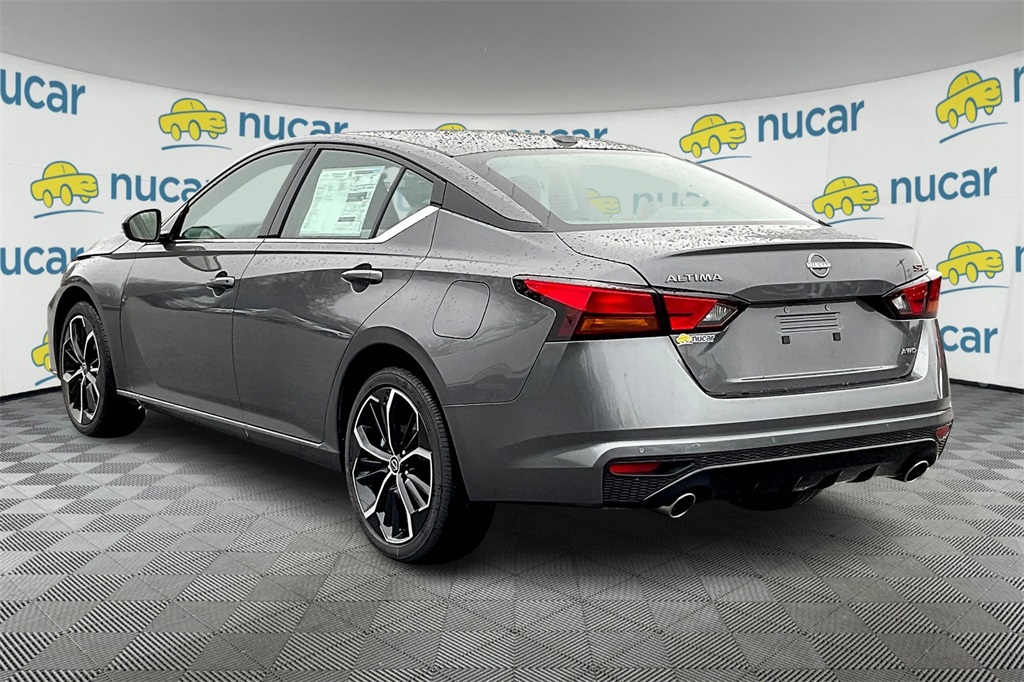 2025 Nissan Altima 2.5 SR photo 4