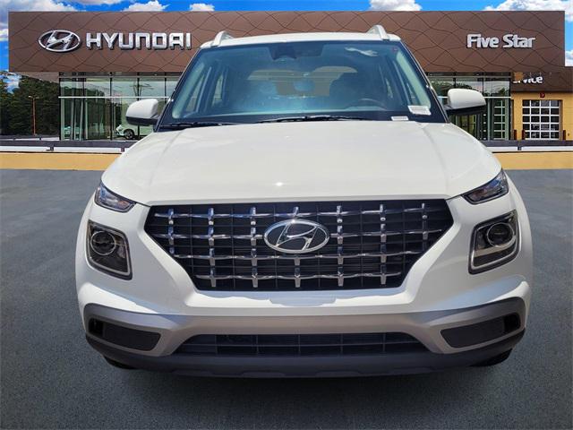2025 Hyundai Venue SEL photo 2