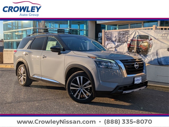 2025 Nissan Pathfinder Platinum's photo
