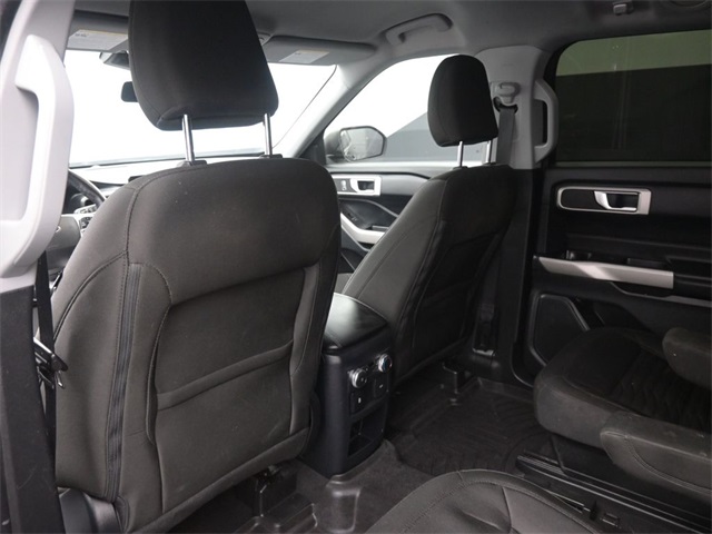 2021 Ford Explorer XLT photo 2
