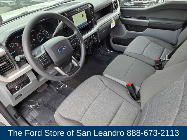 2025 Ford F-250 photo 2