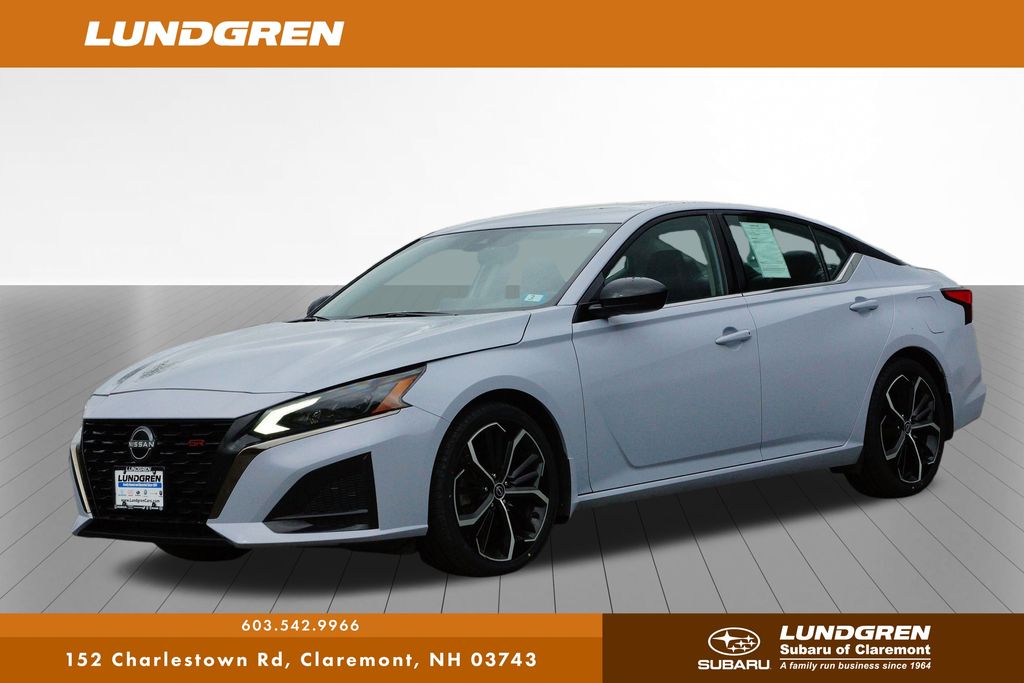 2024 Nissan Altima 2.5 SR photo 9